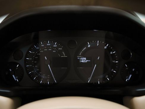 Used 2014 Aston Martin Vanquish Coupe image 43