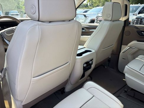 Used 2023 GMC Yukon Denali AWD/4WD image 29
