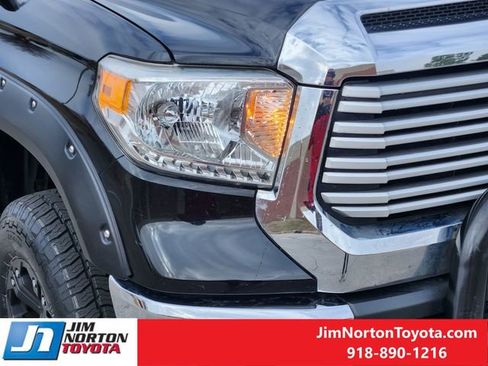 Used 2017 Toyota Tundra Limited w/ Limited Premium Package image 9