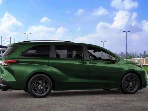 New 2026 Toyota Sienna XLE Woodland Edition AWD/4WD image 33