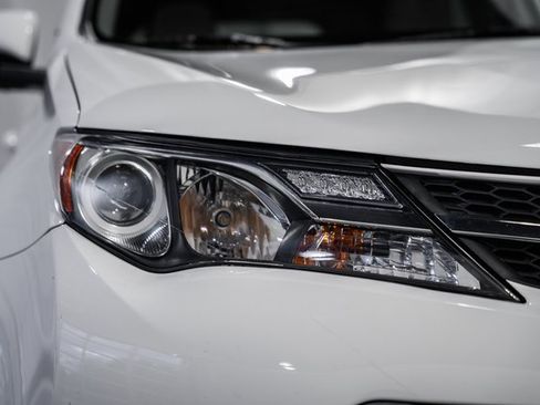 Used 2015 Toyota RAV4 XLE image 10