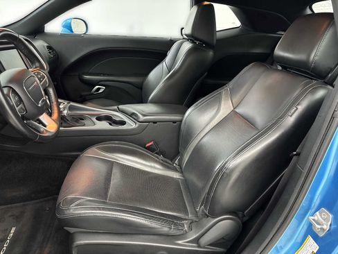 Used 2015 Dodge Challenger R/T Plus RWD image 13
