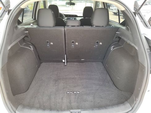 Used 2023 Nissan Kicks SV image 9