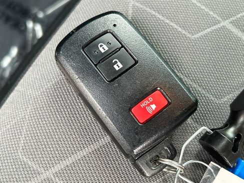 Used 2023 Toyota Tacoma TRD Sport w/ Technology Package image 33