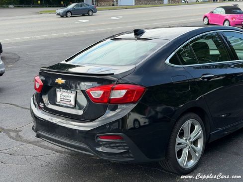 Used 2018 Chevrolet Cruze Premier w/ Premier True North Edition FWD image 33