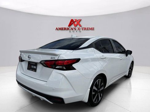 Used 2021 Nissan Versa SR image 5