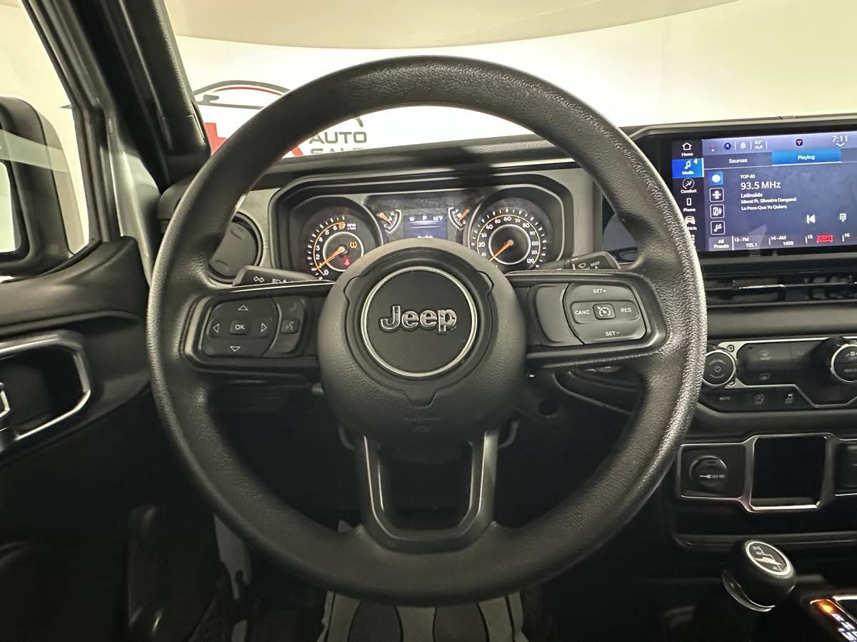 Used 2024 Jeep Gladiator Sport AWD/4WD image 14