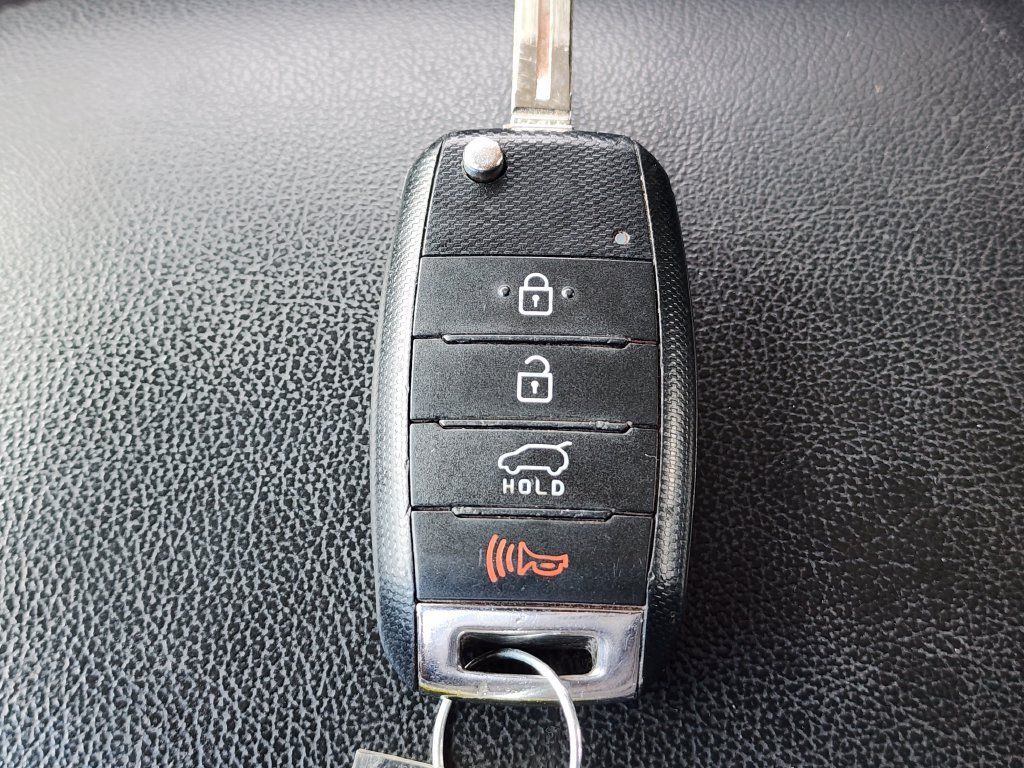 Used 2017 Kia Soul + FWD image 30