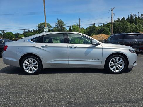 Used 2016 Chevrolet Impala LT w/ Convenience Package FWD image 2