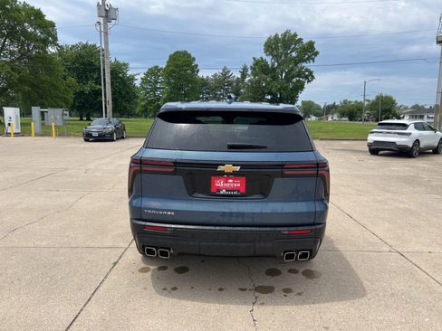 Used 2024 Chevrolet Traverse LS FWD image 4