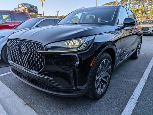 Certified 2025 Lincoln Aviator Reserve image 8