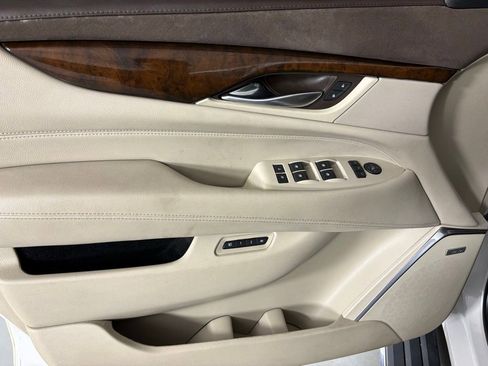 Used 2017 Cadillac Escalade Premium Luxury image 20