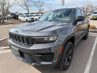 Used 2022 Jeep Grand Cherokee Altitude video 2