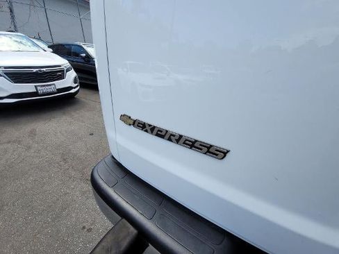 Used 2025 Chevrolet Express 2500 w/ Driver Convenience Package RWD image 33