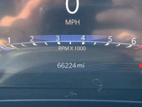 Used 2024 Jeep Grand Cherokee Laredo RWD image 15