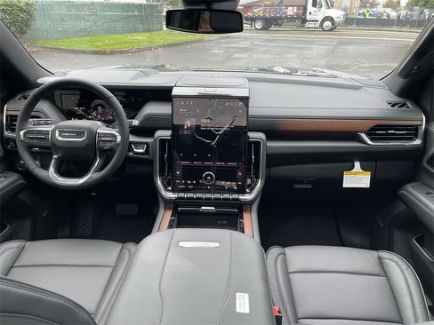 New 2026 GMC Yukon Denali w/ Sun & Power Step Package image 21