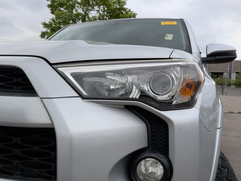 Used 2016 Toyota 4Runner SR5 RWD image 3