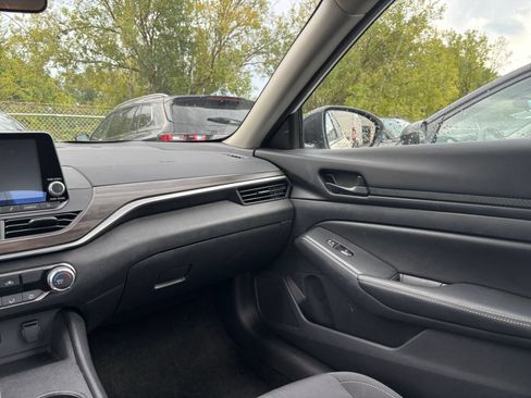 Used 2026 Nissan Altima 2.5 SV FWD image 35