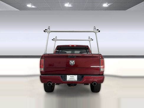 Used 2017 RAM 1500 Express RWD image 10