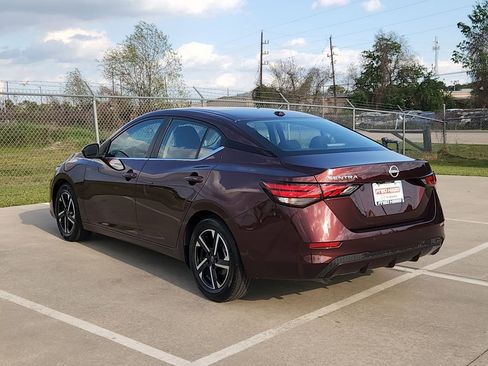 Used 2025 Nissan Sentra SV image 7