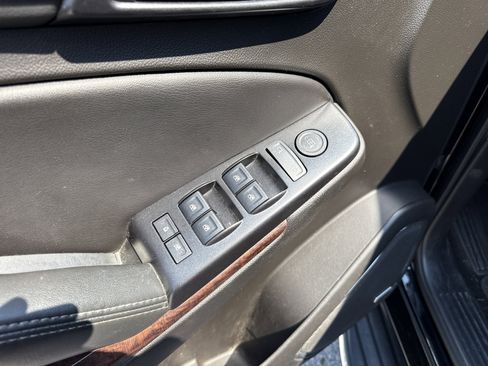 Used 2018 GMC Yukon SLE w/ SLE Value Package image 35