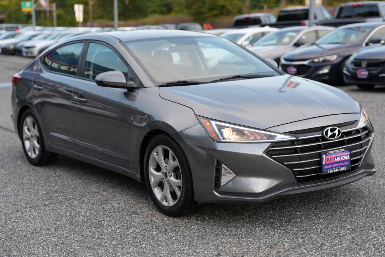 Used 2019 Hyundai Elantra SE FWD image 3