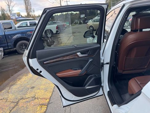 Used 2019 Audi Q5 2.0T Premium Plus w/ Premium Plus Package image 36