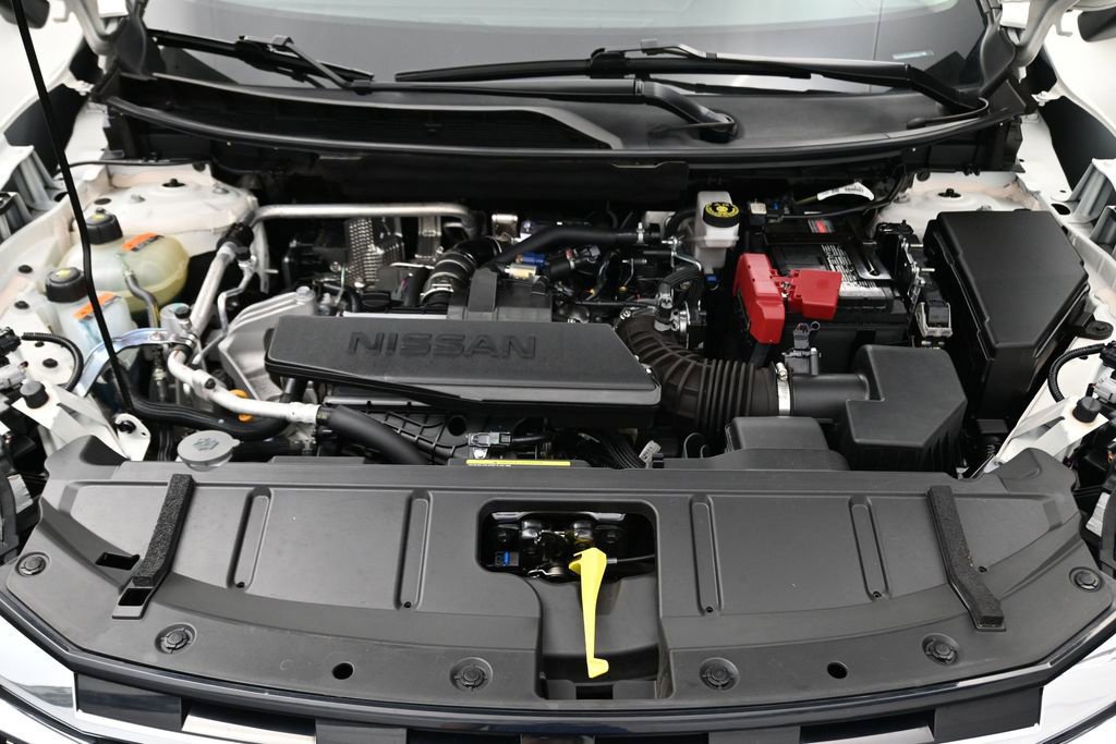 Used 2025 Nissan Rogue S AWD/4WD image 27