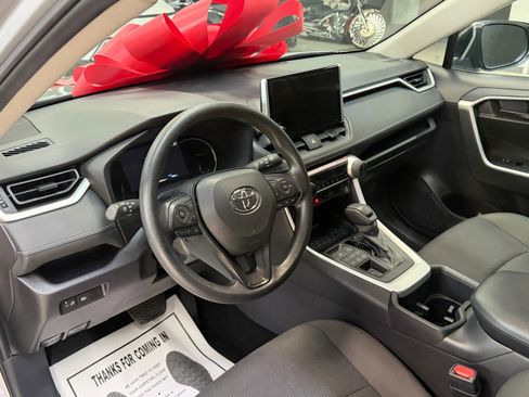 Used 2025 Toyota RAV4 LE image 36