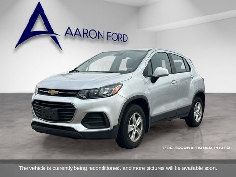 Used 2018 Chevrolet Trax LS w/ LPO, Protection Package AWD/4WD image 2