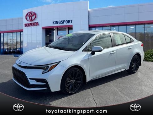 Used 2024 Toyota Corolla SE w/ SE Package image 1