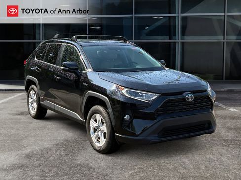 Used 2019 Toyota RAV4 XLE AWD/4WD image 1