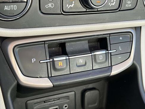 Used 2022 GMC Terrain Denali image 33