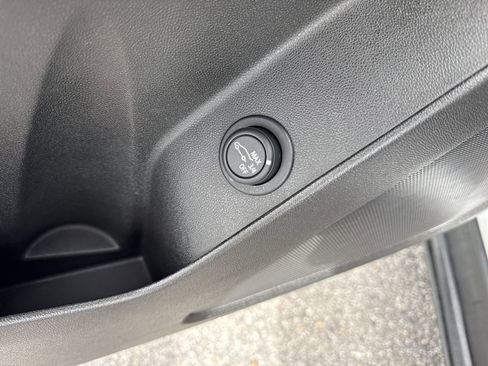 Used 2022 Chevrolet Equinox LT FWD image 16