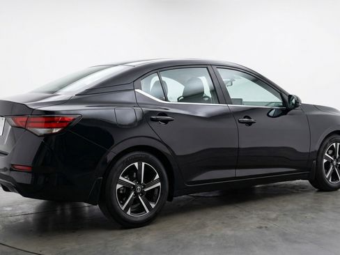 Used 2025 Nissan Sentra SV image 9