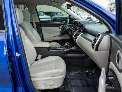 Used 2023 Kia Sorento SX image 10
