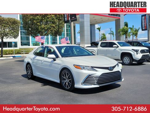 Used 2022 Toyota Camry XLE image 1