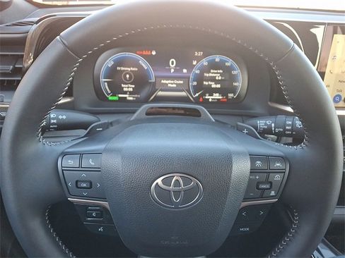 Used 2025 Toyota Crown Signia Limited image 19