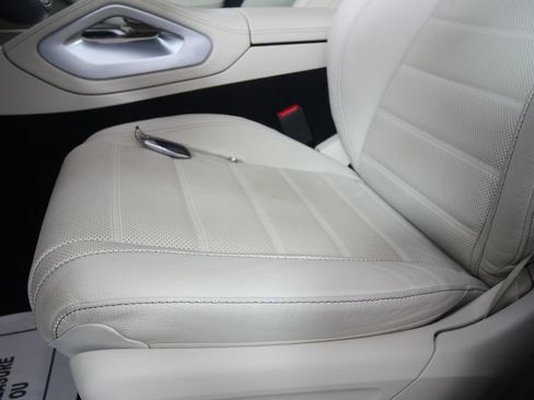 Used 2025 Mercedes-Benz GLE 450 4MATIC image 8