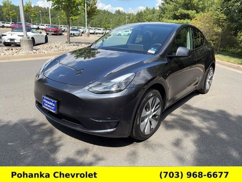 Used 2024 Tesla Model Y Long Range RWD image 3
