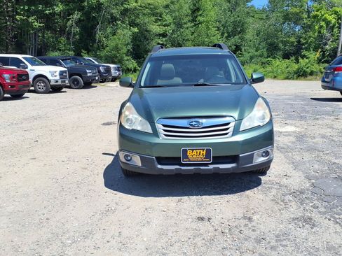 Used 2010 Subaru Outback 2.5i Premium AWD/4WD image 3