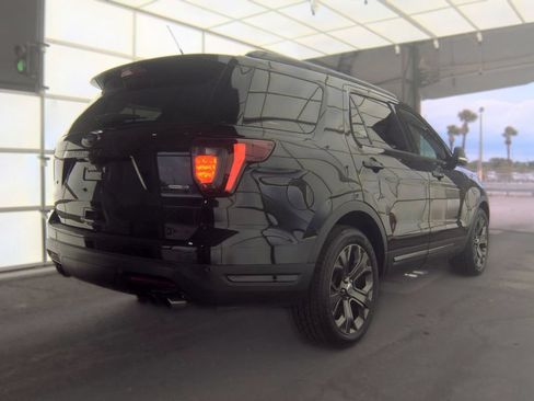 Used 2018 Ford Explorer Sport w/ Ford Safe & Smart Package AWD/4WD image 4