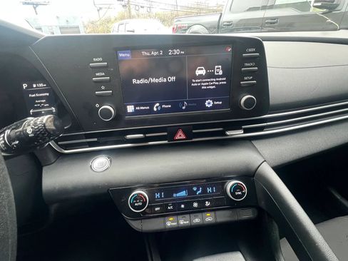 Used 2023 Hyundai Elantra SEL FWD image 20