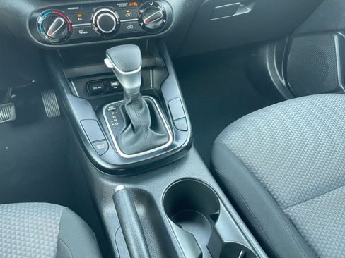 Used 2025 Kia Soul LX w/ LX Technology Package image 41