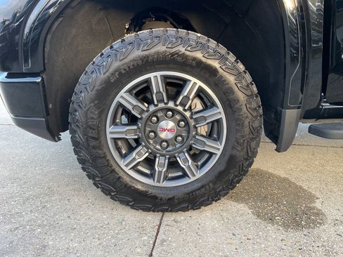 Used 2024 GMC Sierra 1500 AT4 w/ Technology Package image 28