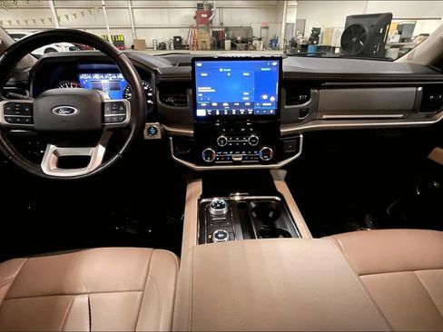 Certified 2024 Ford Expedition Max XLT image 14