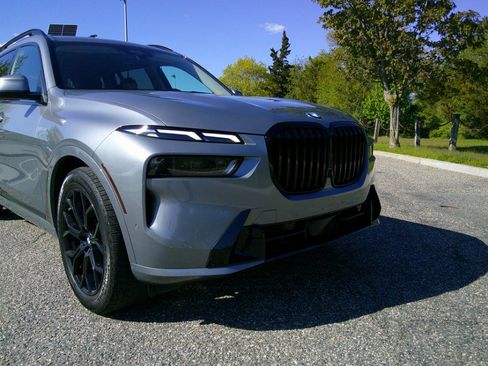 Used 2023 BMW X7 xDrive40i AWD/4WD image 16