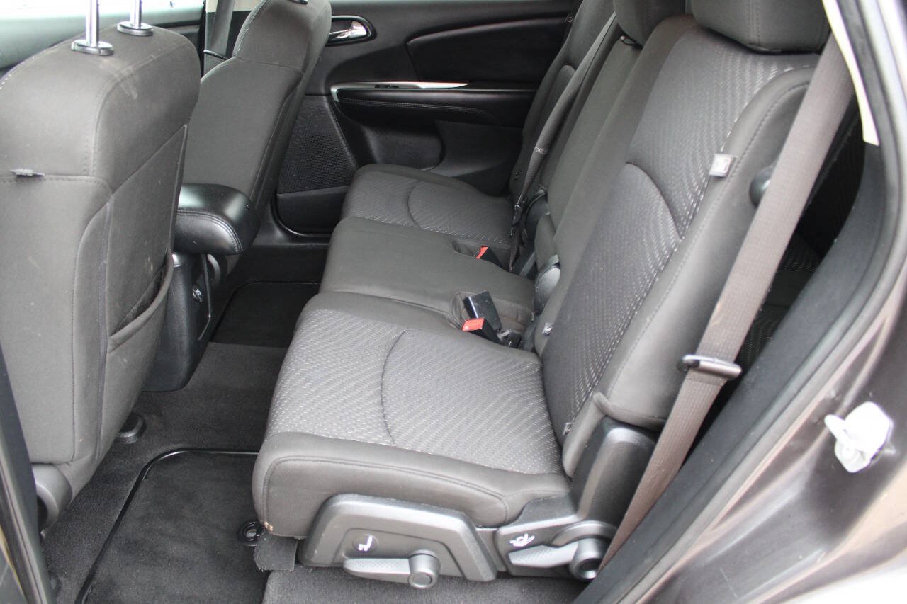 Used 2019 Dodge Journey SE FWD image 11
