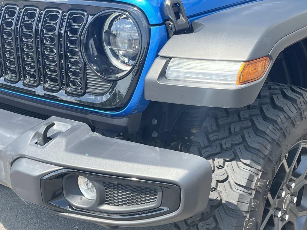 Used 2026 Jeep Wrangler Unlimited Sport AWD/4WD image 9