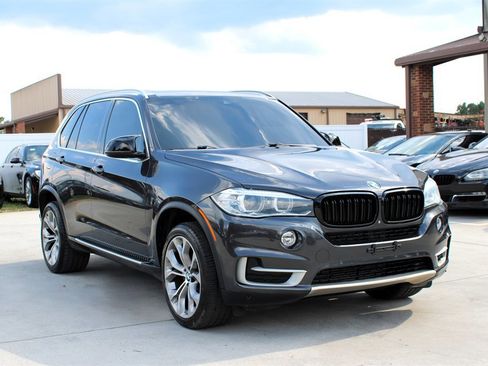 Used 2015 BMW X5 xDrive35d image 9
